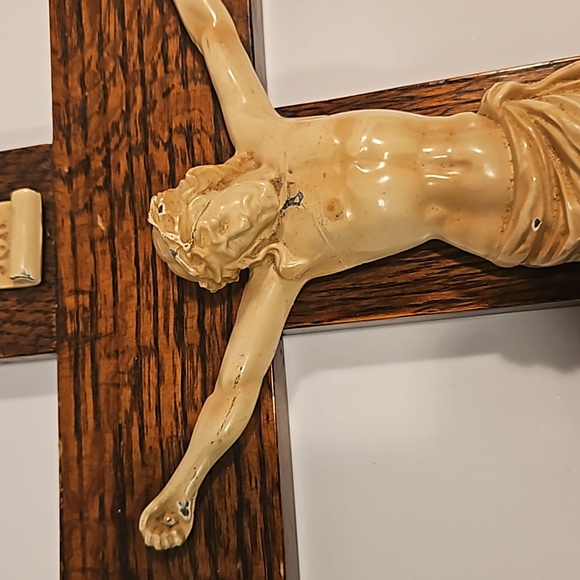 Vintage Cast Metal & Wood Crucifix Holy Spiritual Religious Cross - Picture 8 of 16